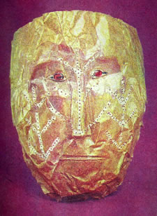 Золотая погребальная маска